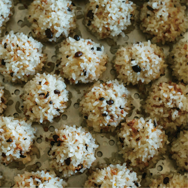 【奥美濃古地鶏】飛騨高山もち米饅頭 1P15個入り（雑穀米）